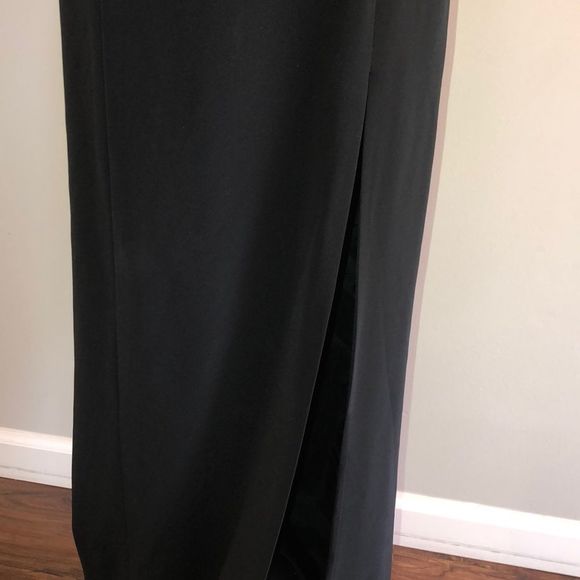 Stunning halter gown - Picture 6 of 8